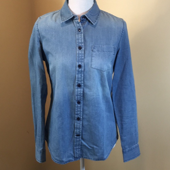Tommy Hilfiger Tops - Tommy Hilfiger XS Denim Chambray Jean Button down